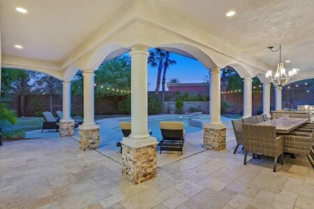 Lux 5Br Vegas Home W Pool, Spa, Games, Near Strip Las Vegas Exterior photo